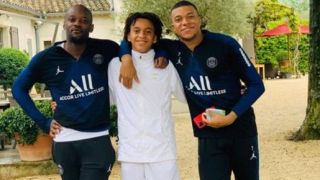 Kylian Mbappé: Inquiet par des proches affectés, Il se confine dans le sud de la France. Crédit: Twitter @KMbappe