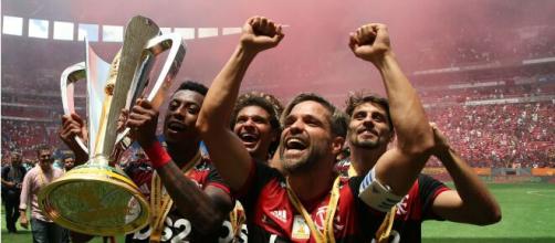 Pensando em aliviar folha, Flamengo deve liberar atletas. (Arquivo Blasting News)