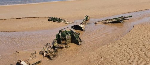 RAF fighter plane emerges from sand at Cleethorpes beach | (Image via ABCNews/Youtube)
