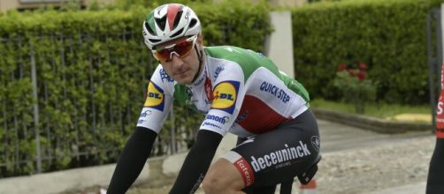 Elia Viviani: 'Per noi ciclisti situazione sempre difficile'.