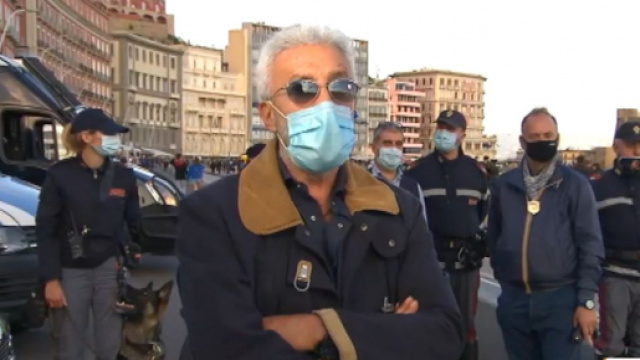 Un posto al sole: Patrizio Rispo intervistato dal tg regionale della Campania.