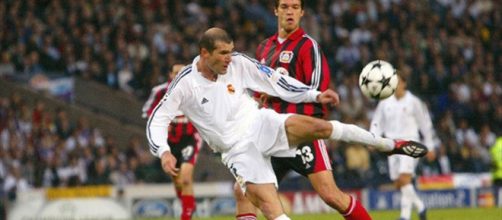 Zidane à la 1ère place des plus beaux buts de l'histoire de la Ligue des champions.