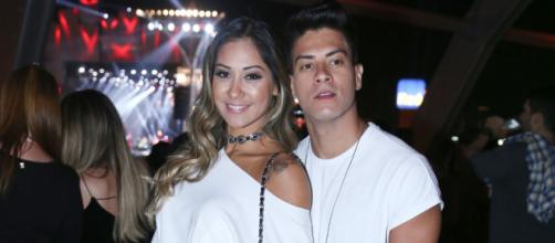 Em Entrevista Mayra Cardi Revela Que Ainda Dorme Junto De Arthur