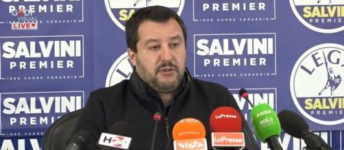 Matteo Salvini pone dubbi sul disinteresse per la plasmaterapia.