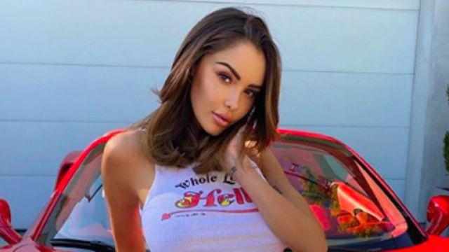 Nabilla est déjà lassée de sa nouvelle Lamborghini. Credit : Instagram/nabilla