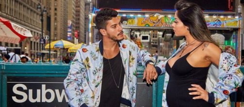 Arthur Aguiar e Mayra Cardi foram um dos famosos que terminaram. (Reprodução/Instagram/@arthuraguiar)