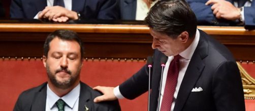 Secondo la BBC Matteo Salvini avrebbe diffuso fake news sul covid. In foto l'ex Ministro e il Presidente Conte