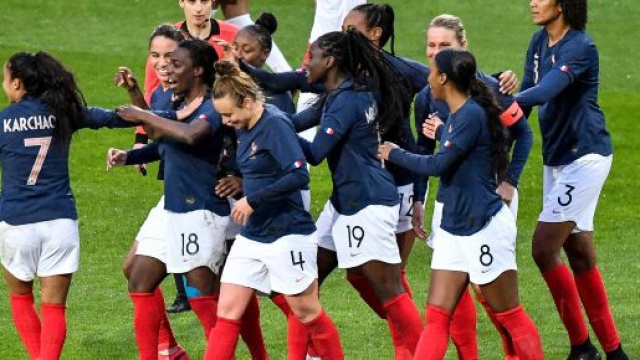 La FFF - Les 8 chiffres clés du football féminin - FFF - fff.fr