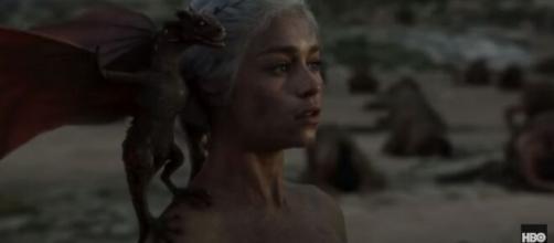 Emilia Clarke, viveu Daenerys na série (Reprodução/HBO)