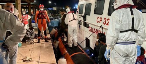 Altri 156 migranti a Lampedusa, il sindaco: "L'isola è in ... - gds.it