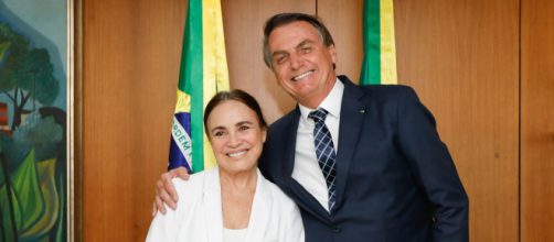 'Casamento' de Regina Duarte e Jair Bolsonaro segue firme. (Arquivo Blasting News)