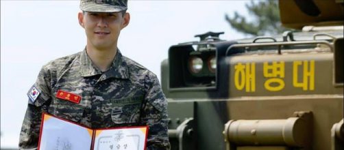 Son Heung-min: le Spurs honoré après la fin de son service militaire en Corée du Sud. Crédit: Instagram @rokmchq