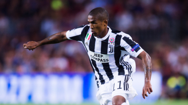 Calciomercato Juventus, Douglas Costa verso l'addio.