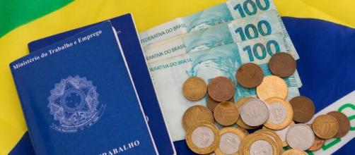 Brasil estuda ampliar o Bolsa Família para ajudar ainda mais brasileiros em situação de vulnerabilidade. (Arquivo Blasting News)