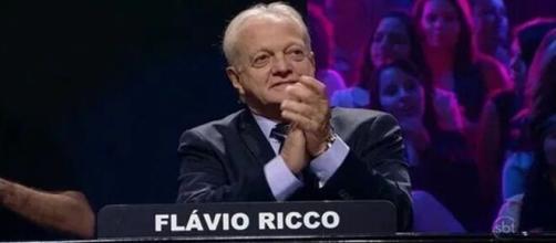 Flávio Ricco é um colunista de jornalismo bem reconhecimento do mundo dos famosos. (Arquivo Blasting News)