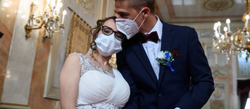 Bologna, sposa positiva al coronavirus: 31 invitati finiti in quarantena.