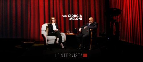 Giorgia Meloni intervistata da Maurizio Costanzo.