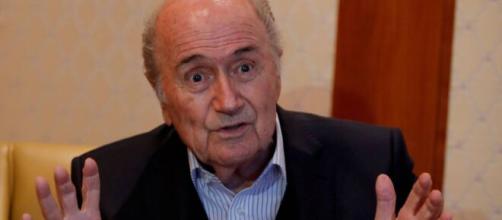 Ex-presidente da Fifa, Joseph Blatter, é investigado por repasse milionário a federação. (Arquivo Blasting News)