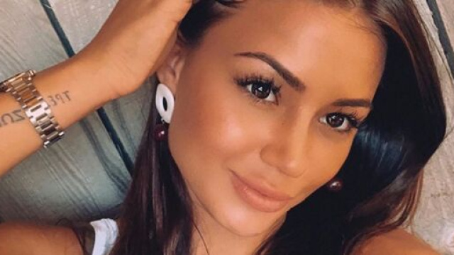 Alix s'affiche aux côtés d'un homme inconnu de ses fans. Credit: Instagram/alix_dmx