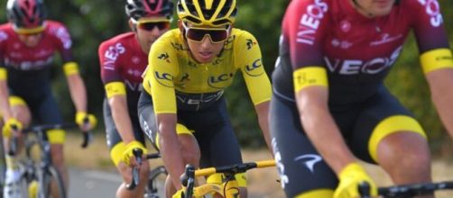 Egan Bernal in maglia gialla al Tour de France.