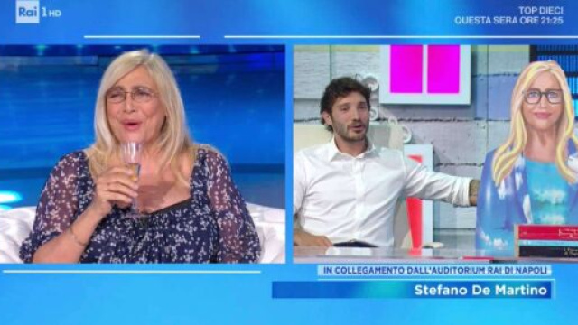 Mara Venier spiega perché non ha chiesto a De Martino di Belen: 'Ci vuole rispetto'.