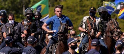 Após operação contra aliados, Bolsonaro diz que tomará medidas contra abusos de poder do STF. (Arquivo Blasting News)