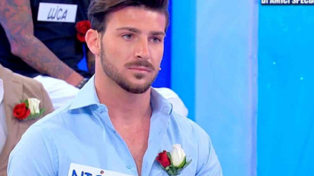 Uomini e Donne, Nicola Vivarelli in passato ha posato come fotomodello.