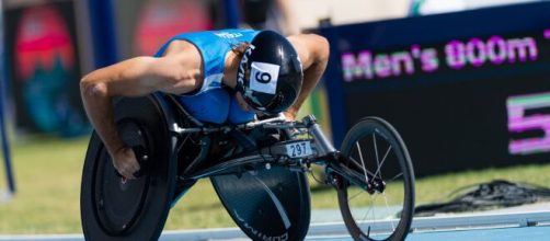 L'atleta paralimpico Diego Gastaldi in azione.