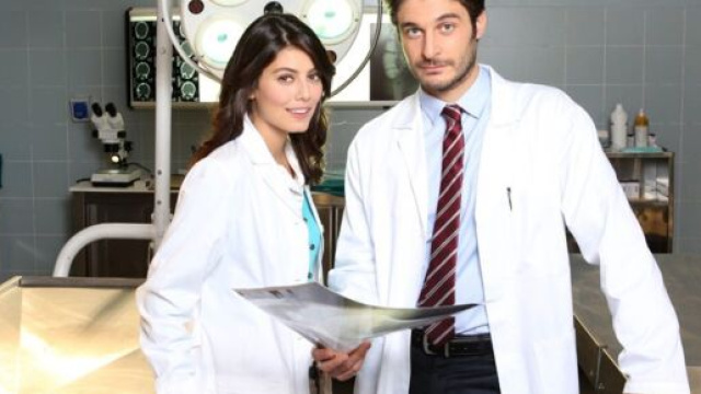 L'Allieva 3: Guanciale fa sapere che manca un mese al termine delle riprese.