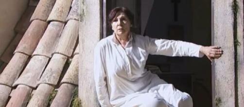 Una Vita, anticipazioni spagnole: Ursula convince Agustina a suicidarsi