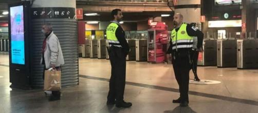 Vigilantes de Renfe en la estación de Atocha