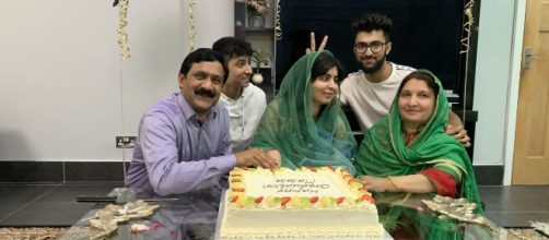 No sé lo que está por venir”: Malala se gradúa de la Universidad ... - culturacolectiva.com