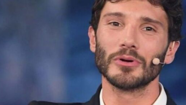 La vita di Stefano De Martino: dall’esordio ad Amici fino al matrimonio con Belen.