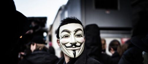 "Anonymous" acusa a la OMS de no hacer bien su trabajo, frente al Covid-19.