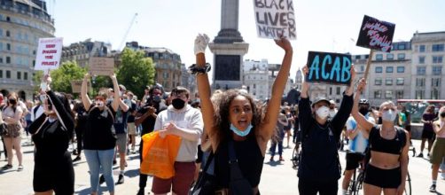 Le proteste continuano in diverse città statunitensi a seguito dell'omicidio di George Floyd.