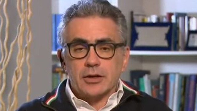 Fabrizio Pregliasco invita a mantenere comportamenti adeguati.