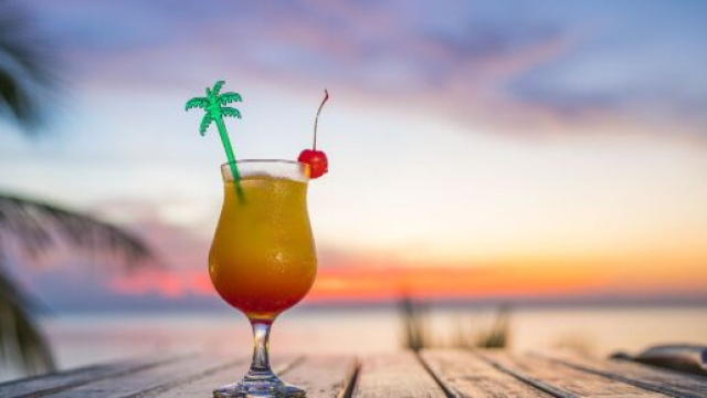 Oroscopo complessivo dell'estate, amore e lavoro: tanta fortuna per i segni di fuoco.