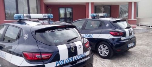 Brindisi, famiglia si barrica in casa con due bambini dopo un'ordinanza di sfratto.