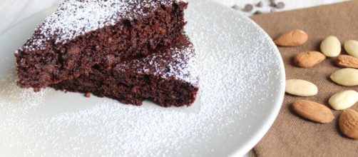 Torta caprese, un dolce ideale per ogni palato.