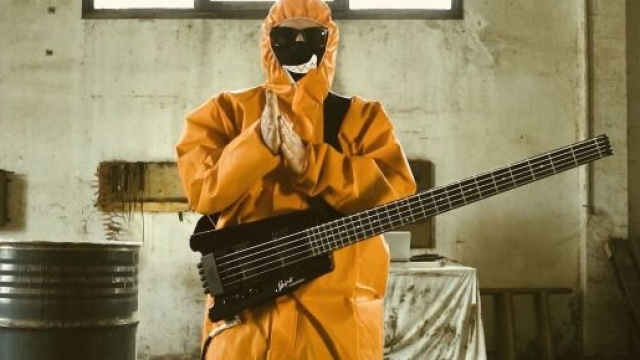 "Low Dem Down" di King Kietu e Dr. Boost ft. Screwface