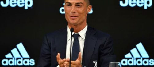 Cristiano Ronaldo si rilassa a Viareggio.