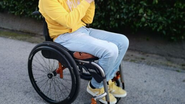 Pensione invalidi civili totali: la Corte Costituzionale ha stabilito un aumento in relazione al reddito.