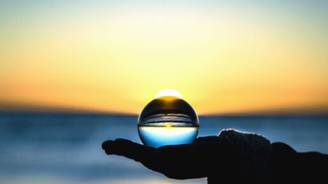 Previsioni oroscopo per la giornata di venerd&igrave; 26 giugno 2020.