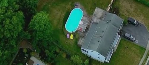 Usa, bambina di 8 anni e i suoi due nonni annegano nella piscina della loro abitazione.