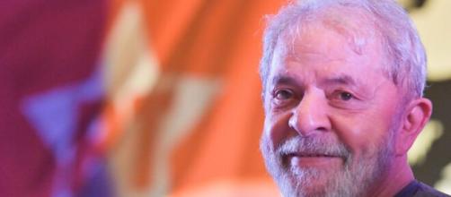 Ex-presidente Lula criticou ações do governo federal no combate à pandemia no Brasil. (Arquivo Blasting News)
