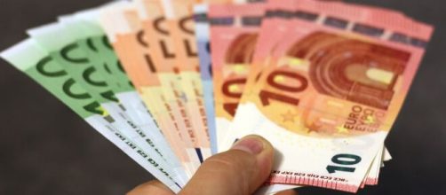 Dal primo luglio il tetto all'uso dei contanti scende a 2000 euro - nextquotidiano.it