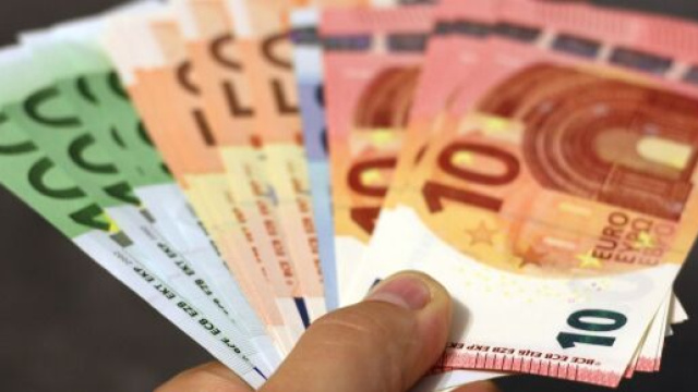 Dal primo luglio il tetto all'uso dei contanti scende a 2000 euro - nextquotidiano.it