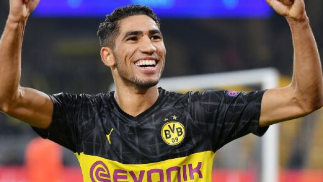 Achraf Hakimi con la maglia del Borussia.