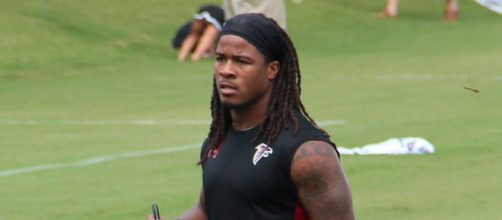 Devonta Freeman is a free agent after his release from the Falcons. [image Source: Thomson200/ Wikimedia Commons]