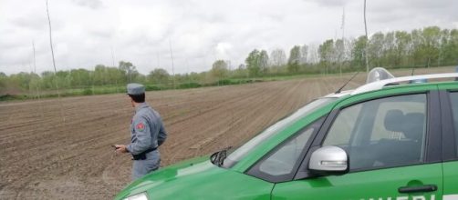 Brindisi, a Tuturano sequestrato un furgone carico di metalli e plastica.